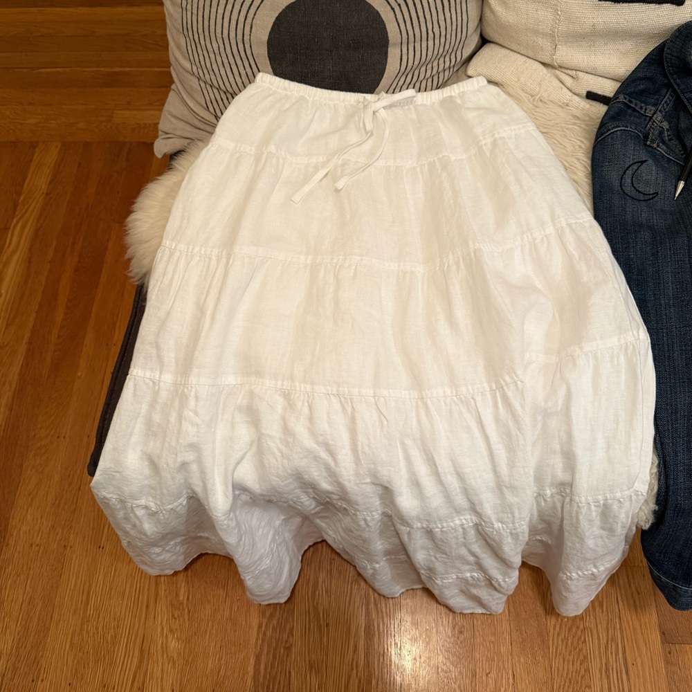 Elegant White Maxi Skirt - Picture 2 of 2